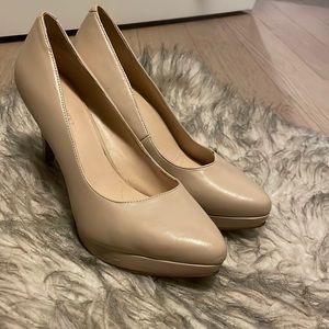 Nude Pumps